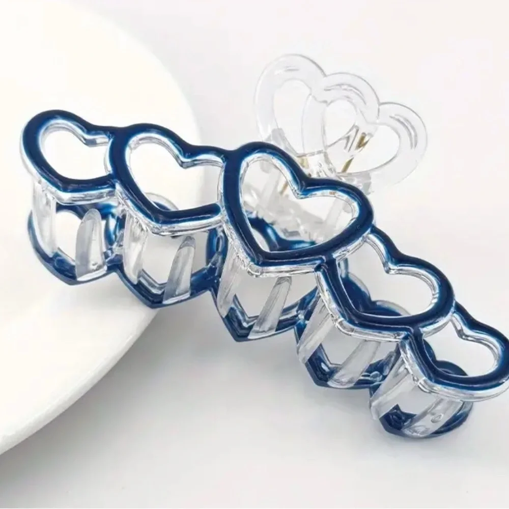 Heart-Shaped Hair Clips Set in Black and Blue